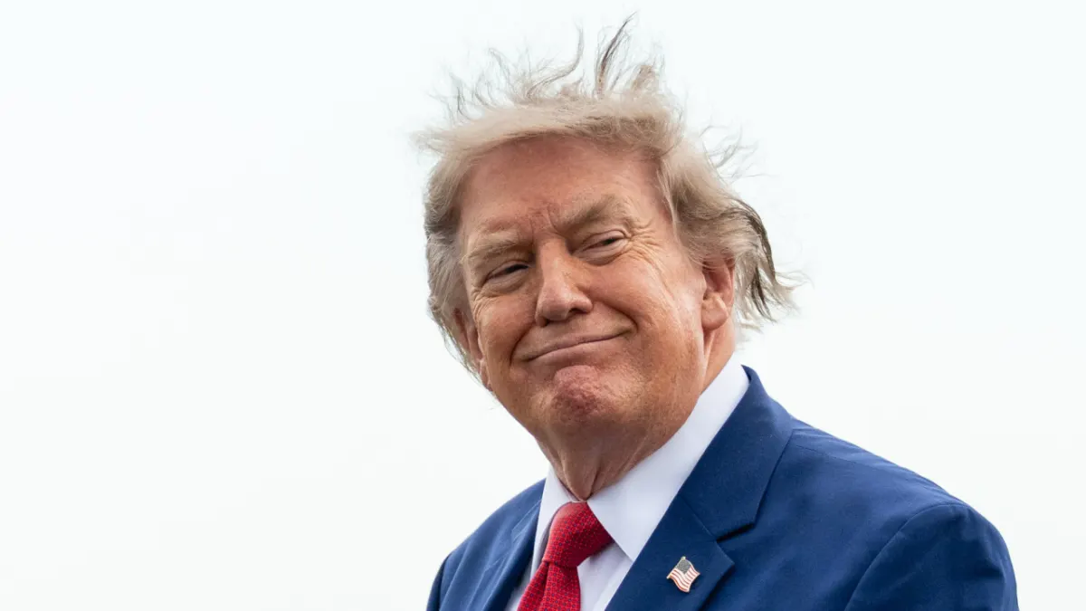 Sự sụt giảm duyệt kinh tế Trump và cơ hội cứu vãn