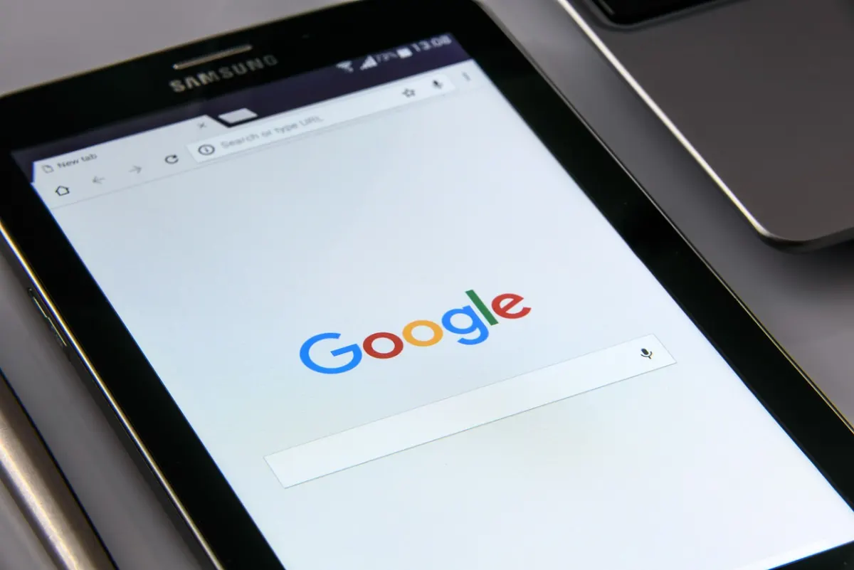 Alphabet (GOOGL) tăng cường AI doanh nghiệp với Google Cloud và HSBC