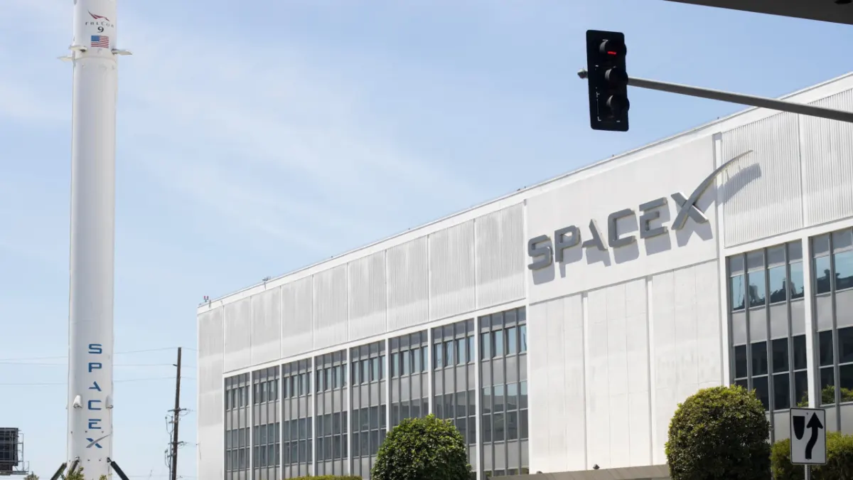 Nhà đầu tư SpaceX mất $300,000 do bán cổ phiếu không báo