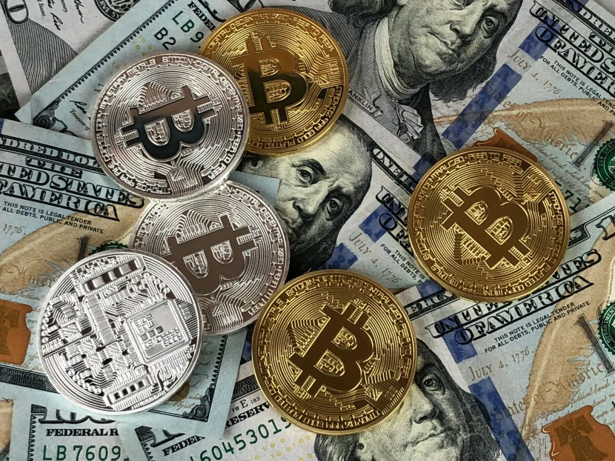 Cổ phiếu Coinbase bùng nổ nhờ Bitcoin: Cơ hội đầu tư COIN?