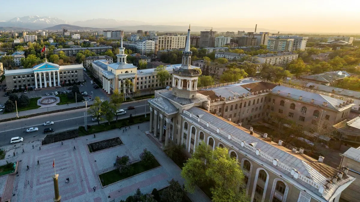 Kyrgyzstan tìm xăng dầu dự phòng do khủng hoảng tại Nga