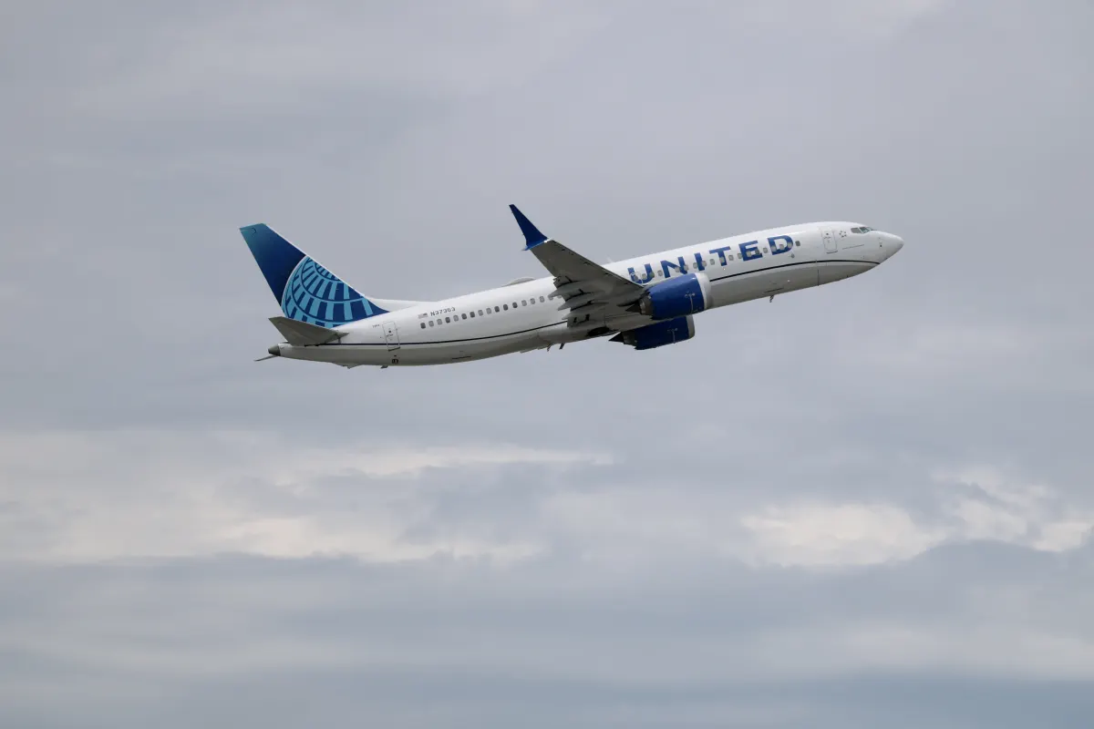 United Airlines Q2 vượt dự báo, nhiên liệu tăng 6 tỷ USD