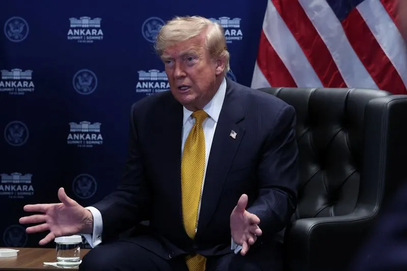 Trump hủy thỏa thuận Iran: Dầu vọt 5%, chứng khoán đỏ lửa