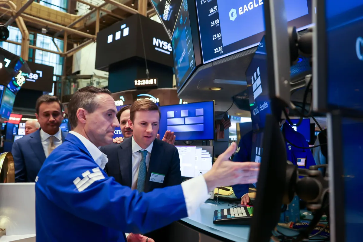 Quản lý quỹ kỳ cựu gom 2 ETF đón đầu dịch chuyển thị trường