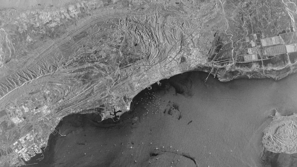 Iran định phong tỏa eo biển Hormuz: Giá dầu sẽ ra sao?