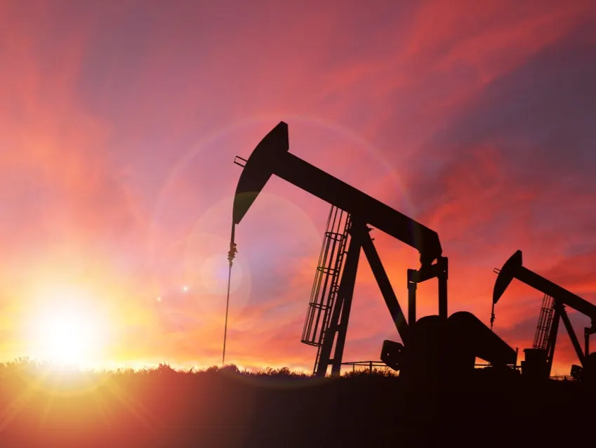Giàn khoan dầu Baker Hughes tăng 7 lên 452