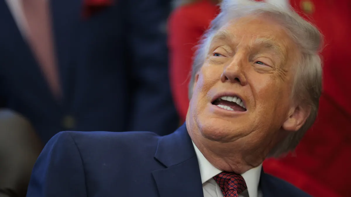 Bitcoin giảm 2% rồi phục hồi sau khi Trump nói rằng ông là 'một người ủng hộ tiền điện tử lớn'