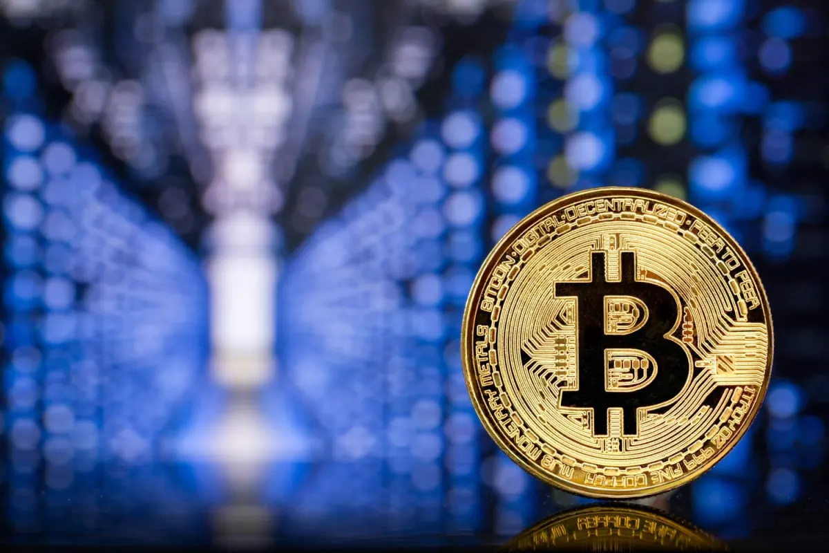Bitcoin giảm 44%, nhà khai thác tăng 90% - AI Pivot giải thích