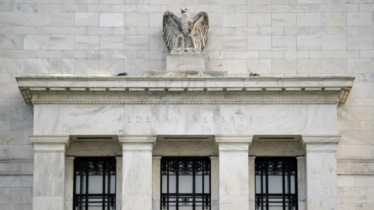 Lãi suất vay tiêu dùng và ảnh hưởng của Federal Reserve