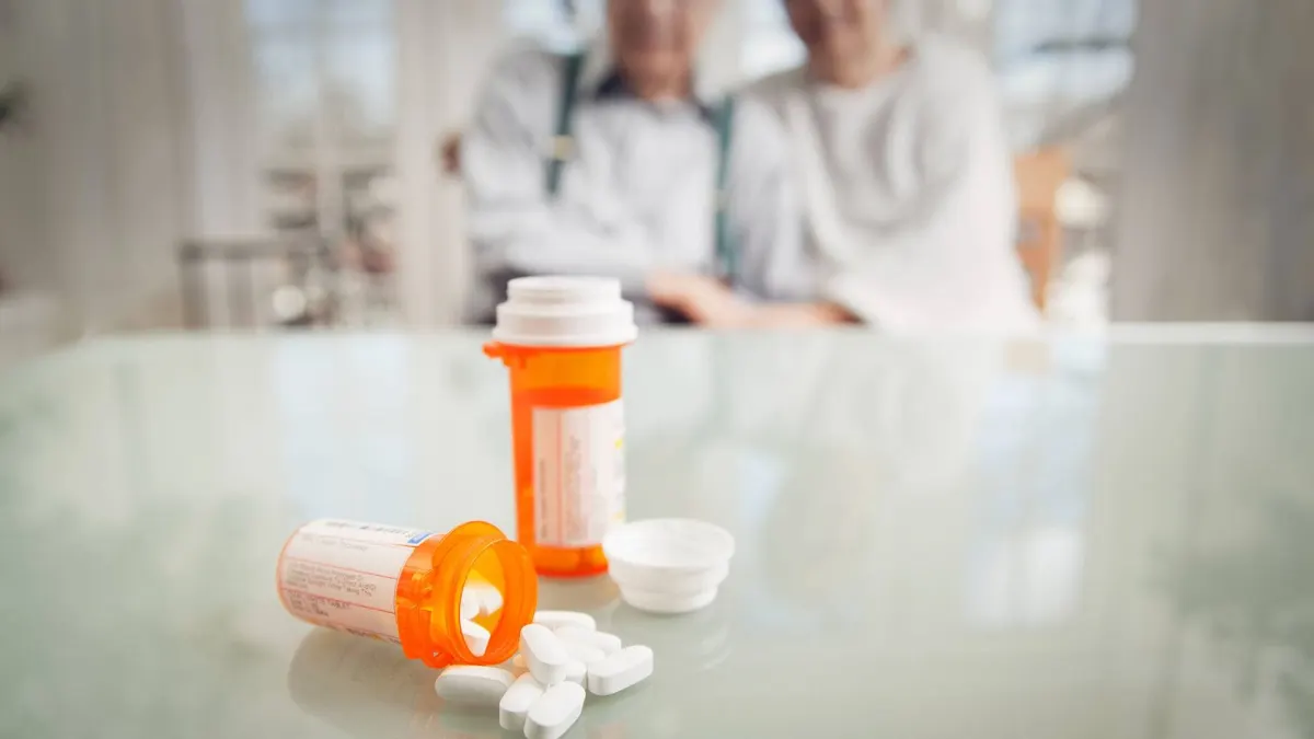 Khoảng trống chi phí Medicare đe dọa quỹ hưu trí