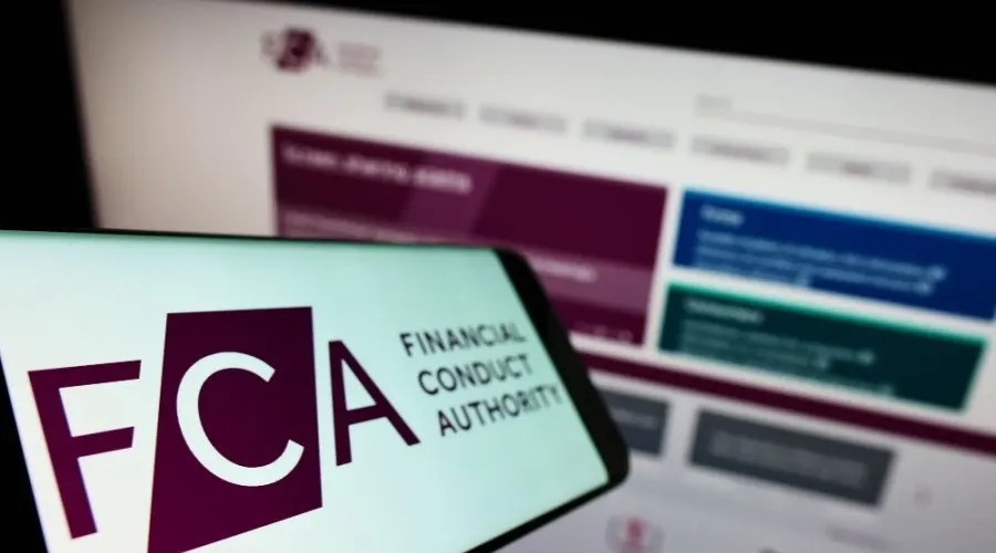 FCA cắt 108 triệu bảng chi phí báo cáo, CFDs vẫn trong phạm vi