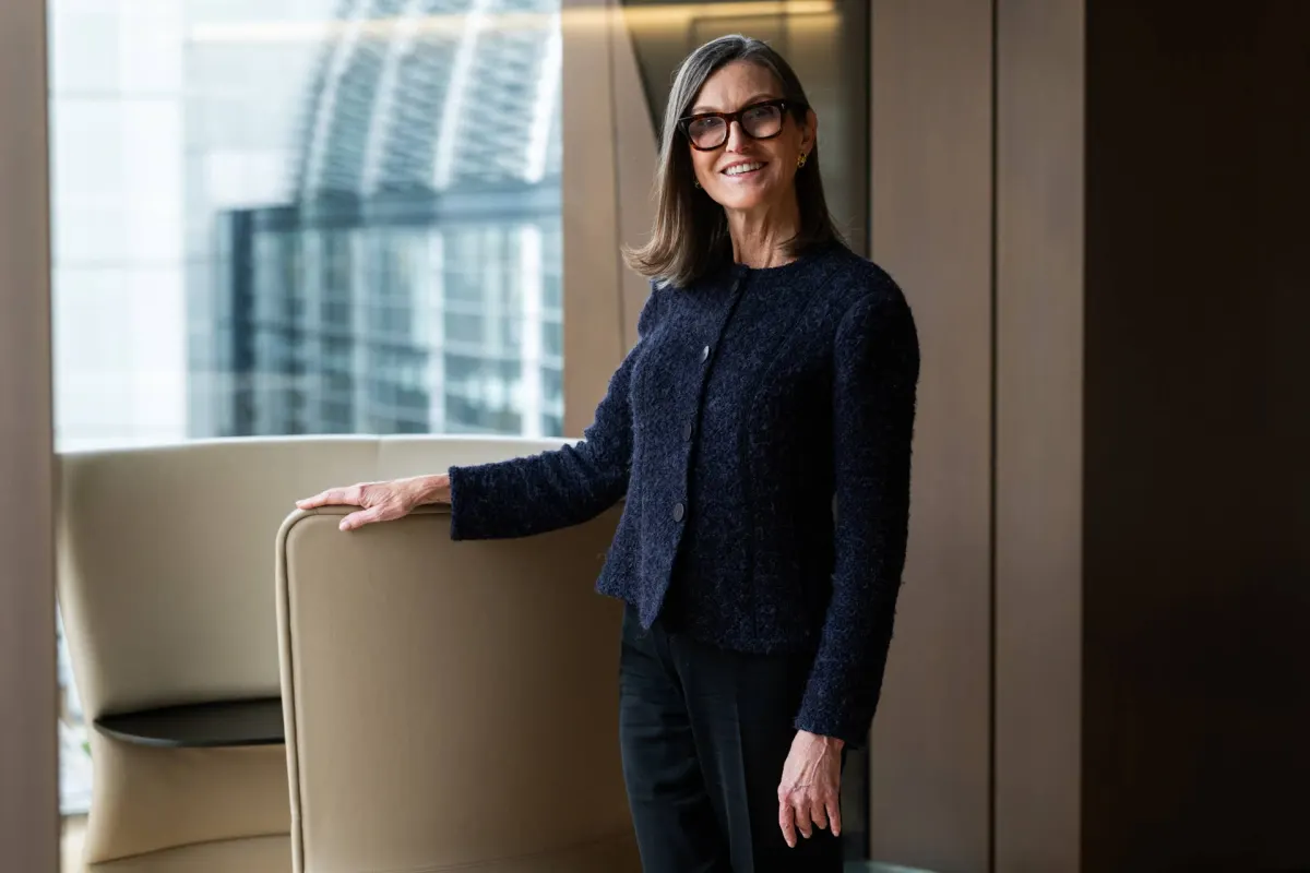 Cathie Wood vẫn lạc quan về Bitcoin dù hạ mục tiêu giá