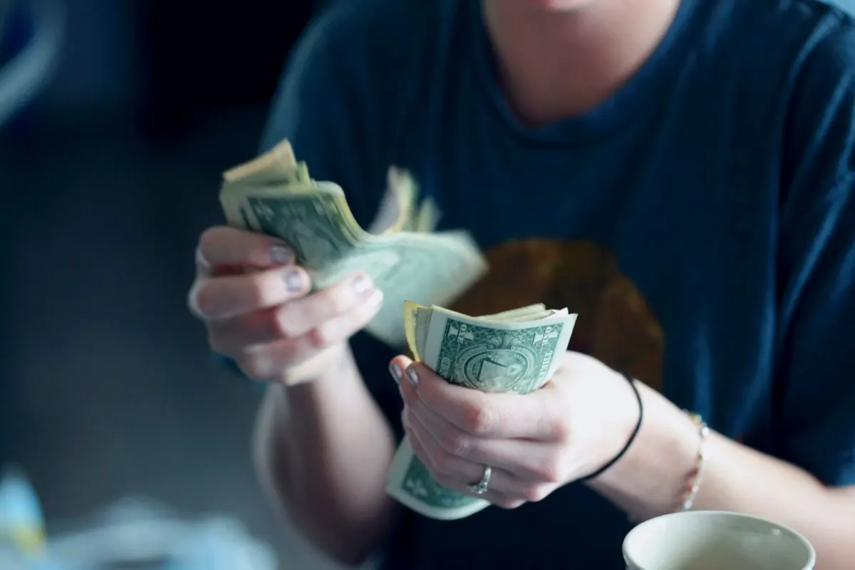 Bão lạm phát bào mòn quỹ hưu trí của người giàu