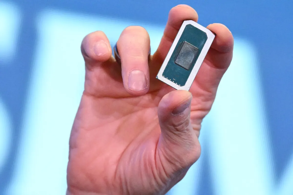 Chứng khoán Mỹ giảm: Cổ phiếu chip bị bán tháo