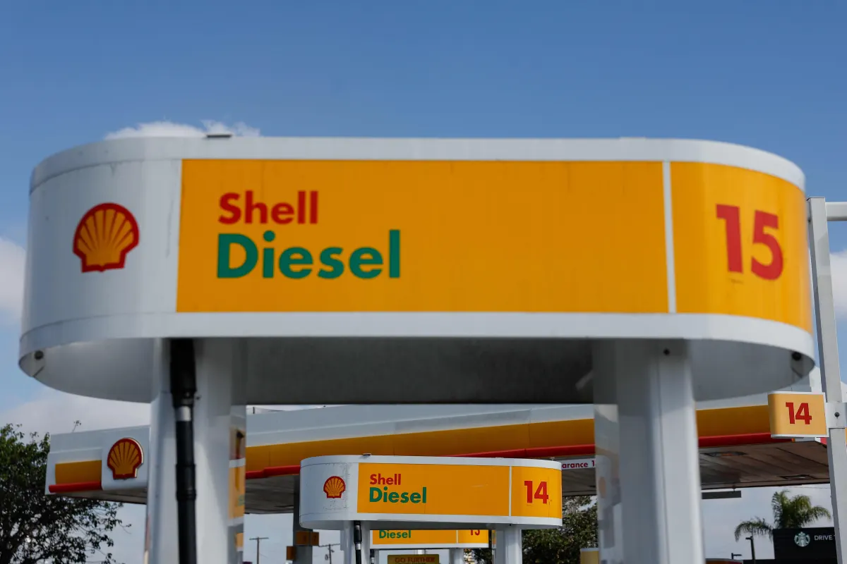 Shell gần gấp đôi lợi nhuận quý, biên lọc dầu kỷ lục