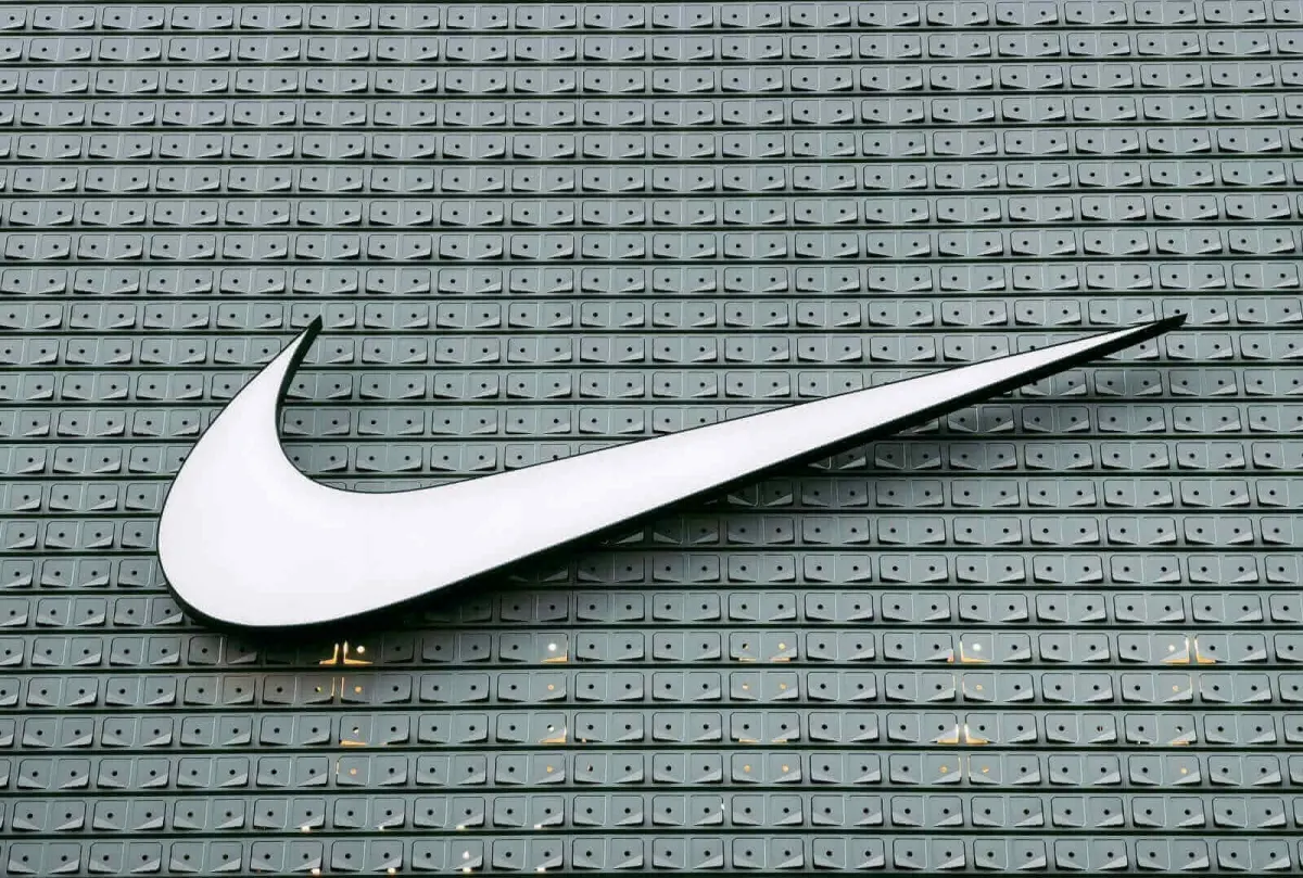 Nike: Cổ tức tăng trưởng hay cắt giảm? Đánh giá NKE