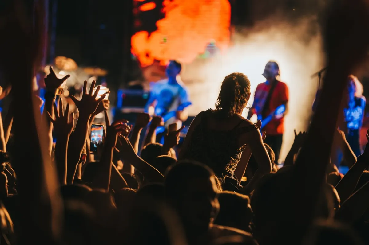 Cổ phiếu StubHub giảm 13%: Luật mới siết vé chợ đen