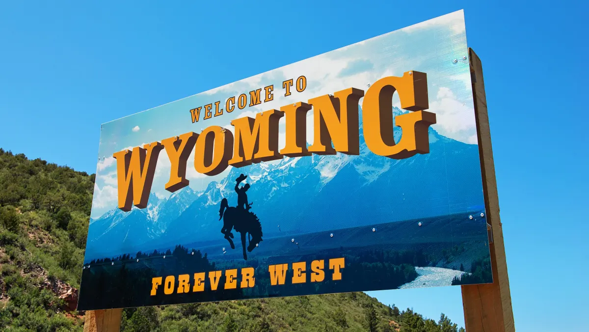 Wyoming ra stablecoin FRNT giữa lúc Bitcoin lao dốc
