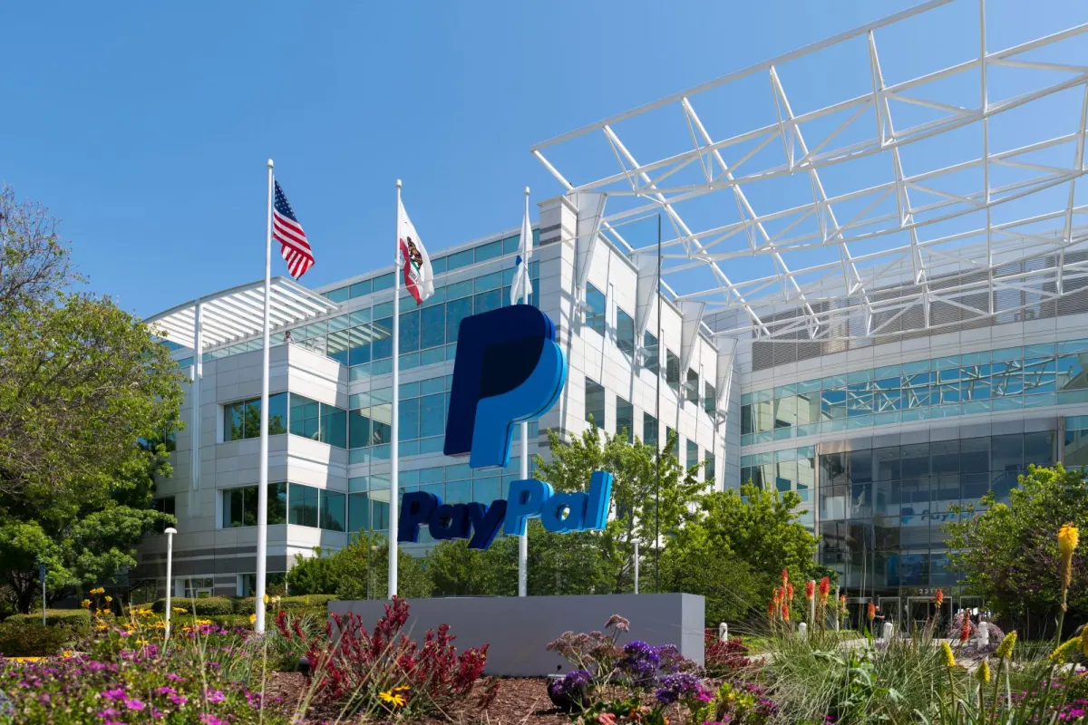 PayPal sa thải nhân sự: Cơ hội hay rủi ro cho cổ phiếu PYPL?