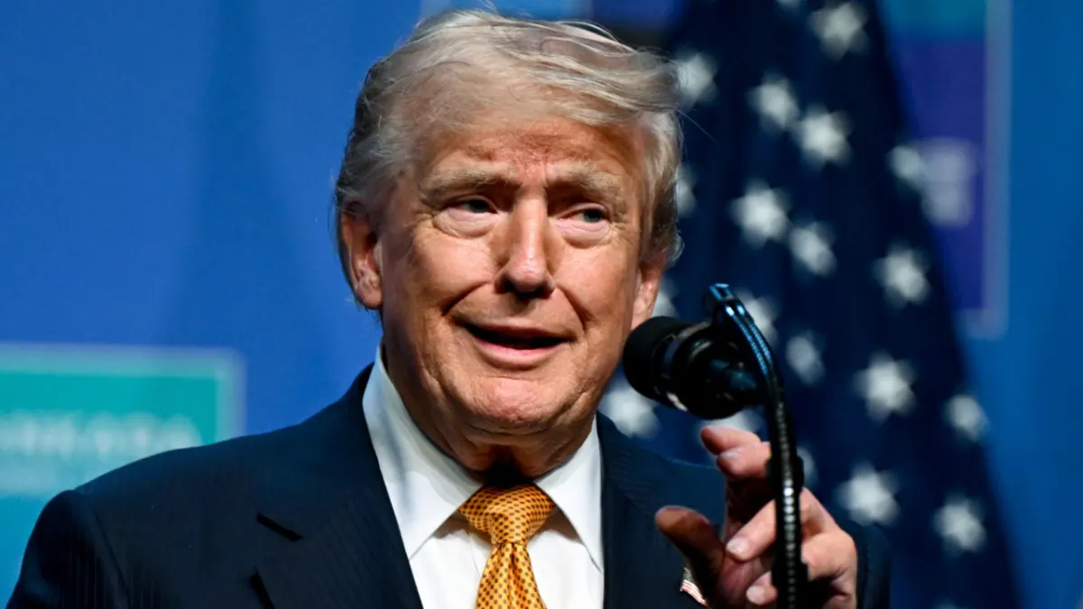 Trump chế giễu phe bán khống thua lỗ khi chứng khoán lập đỉnh