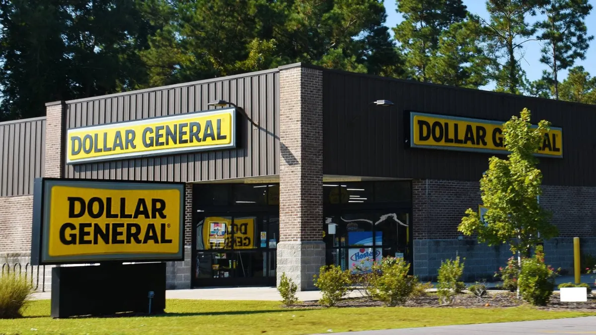 Dollar General hạ giá retro, thu hút khách hàng thu nhập cao