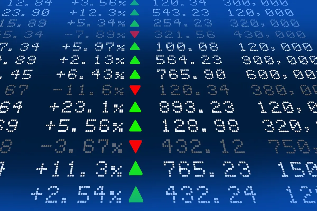 Đầu tư 1.000 USD vào VOO 10 năm trước giờ có bao nhiêu?