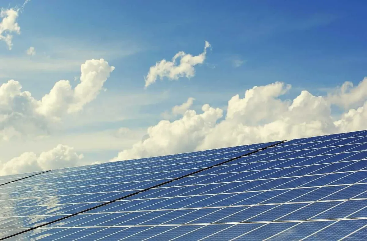 Enphase Energy: Cổ phiếu hưởng lợi từ lệnh cấm của Trump