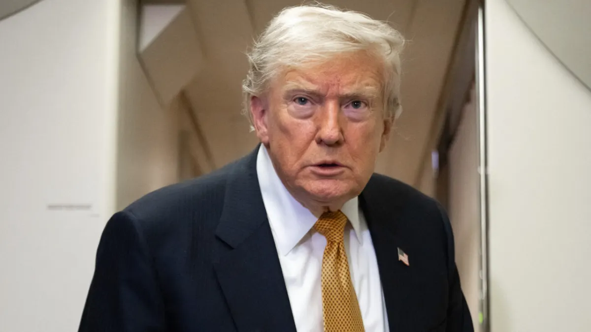 Giá dầu tăng 3,2% khi Trump nói Mỹ chiếm eo Hormuz