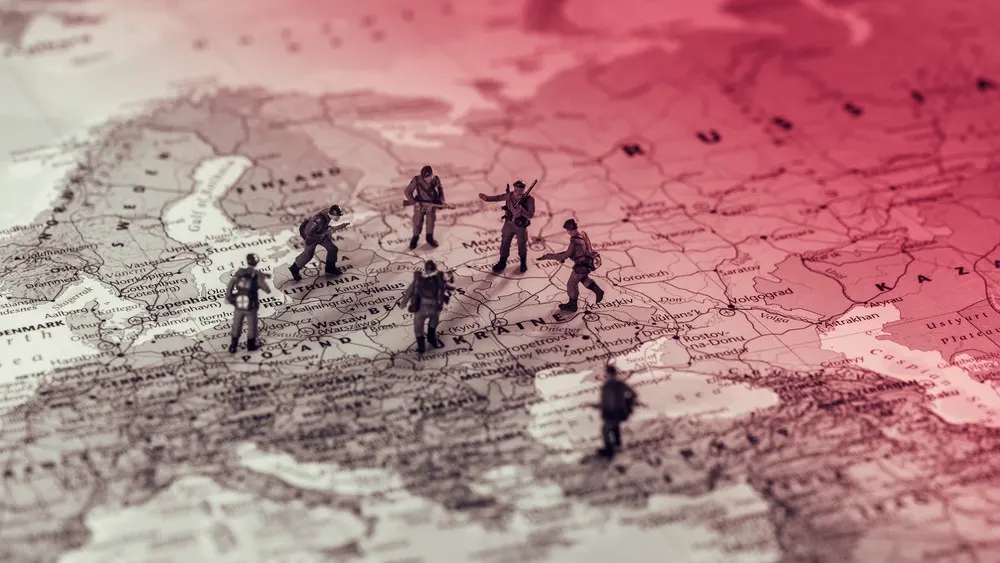 Ukraine tập kích nhà máy lọc dầu lớn sâu trong nước Nga