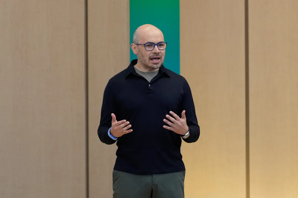 Cổ phiếu Google giảm mạnh vì cải tổ nhân sự DeepMind