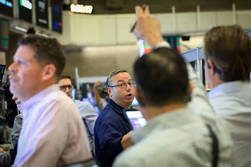 Wall St mở phiên giảm, lo ngại trước lợi nhuận Big Tech