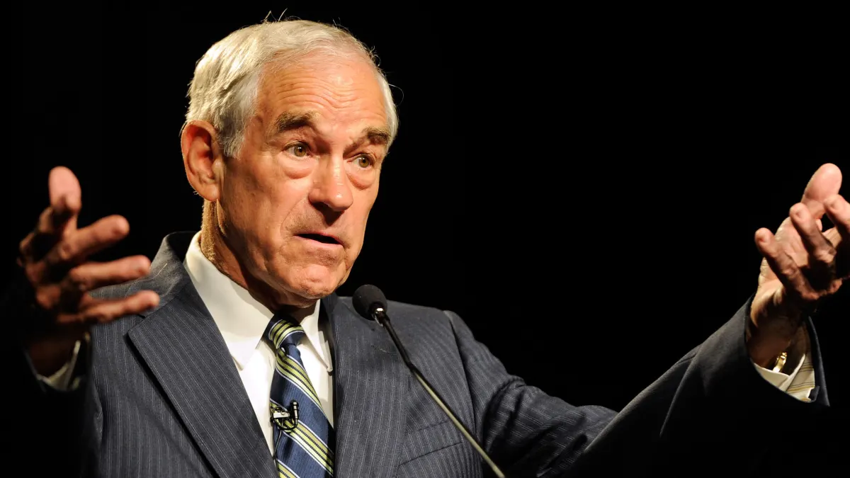Ron Paul cảnh báo: Mỹ không thể in tiền mãi mãi