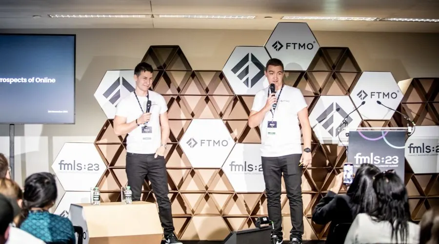 FTMO chi 422 triệu USD mua OANDA: Điểm tin tài chính