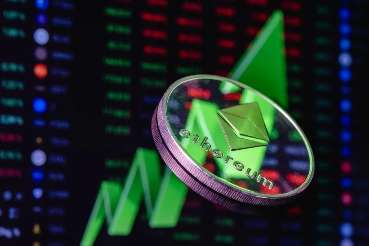 Bitmine +6%, Coinbase +6%: Ethereum tăng 5.7% sau lệnh token hoá của SEC