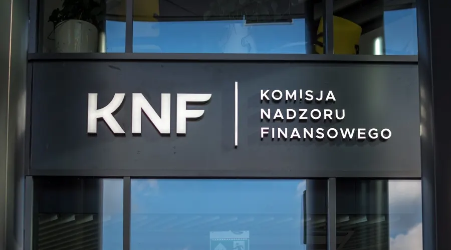KNF duy trì rà soát CFD, cổ phiếu XTB giảm gần 7%