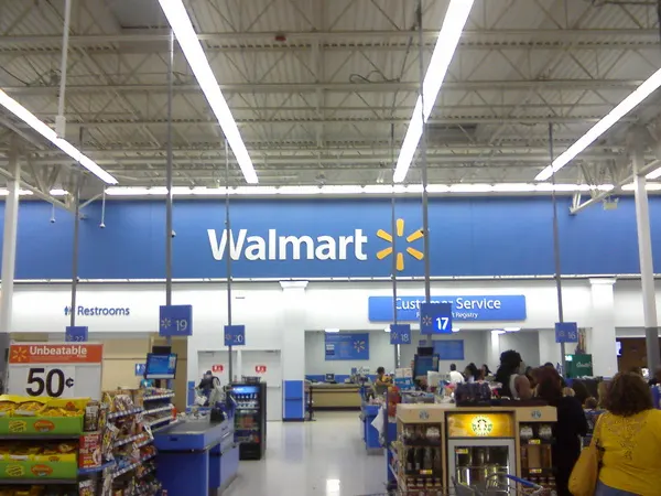 Cổ phiếu Walmart (WMT) bứt phá nhờ TMĐT và giao hàng nhanh