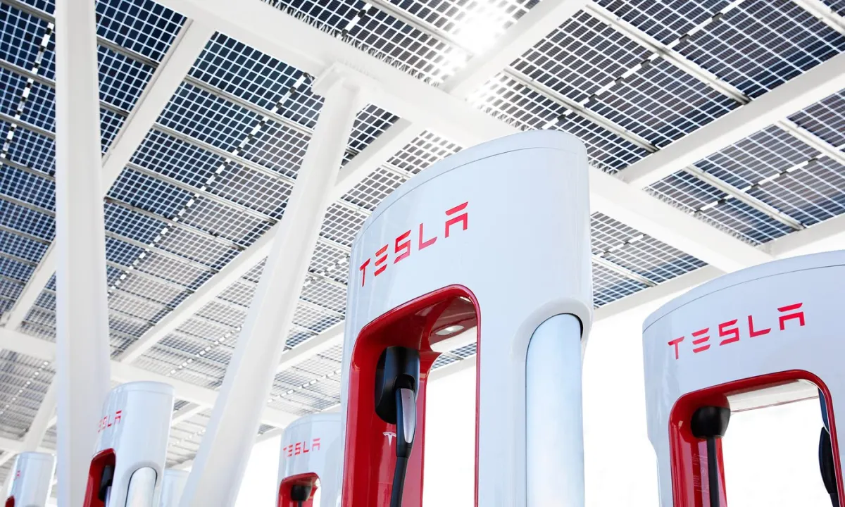Tesla giảm 15% vì chi phí capex 25 tỷ USD