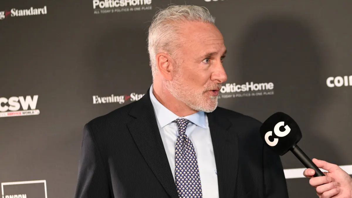 Peter Schiff cảnh báo sụp đổ: Chứng khoán Mỹ là bom hẹn giờ?