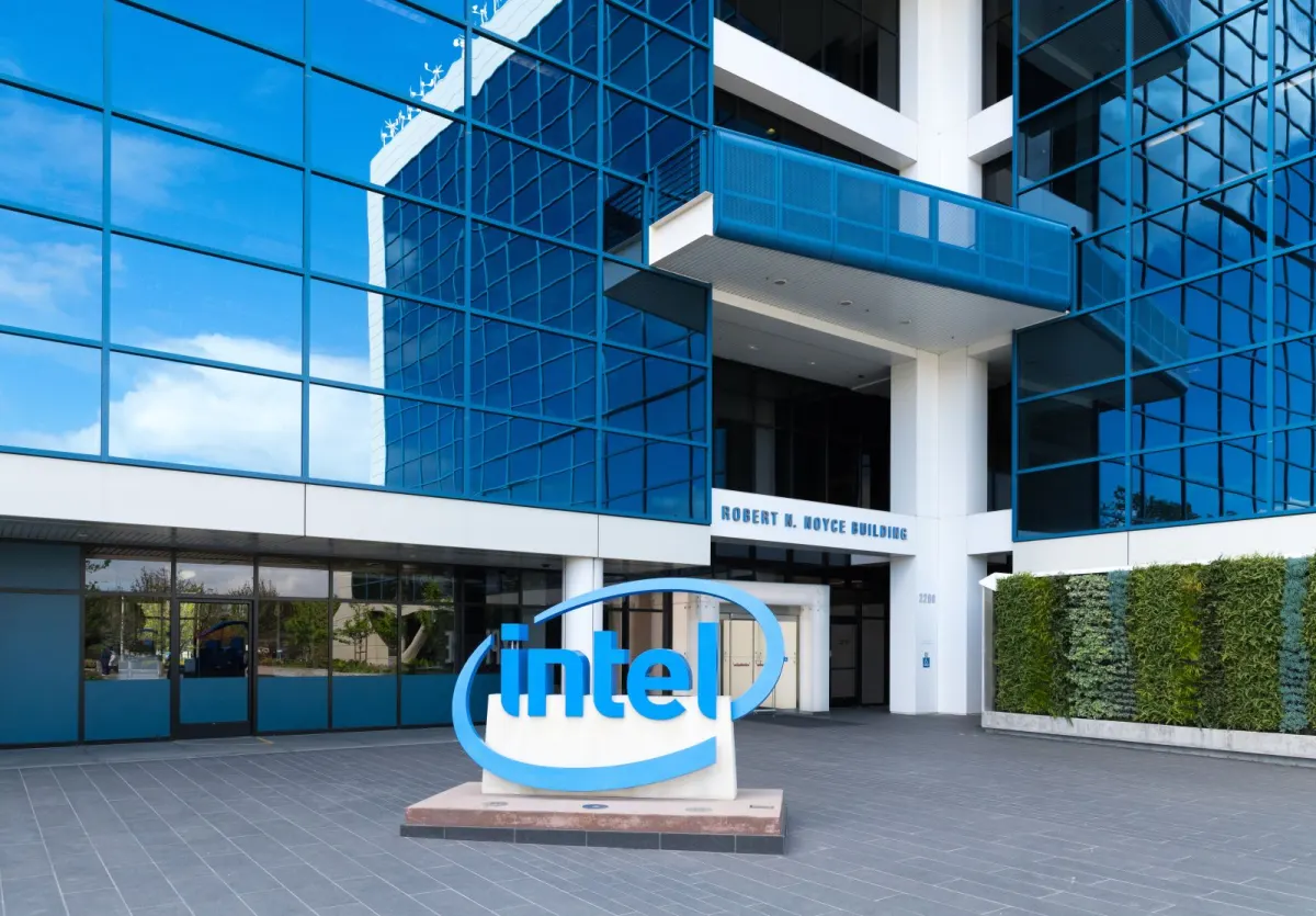 Cổ phiếu Intel giảm: Cơ hội kiếm lời từ quyền chọn bán