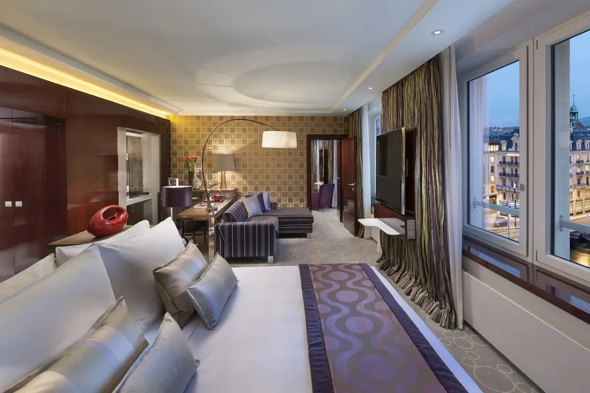 Lý do nên mua cổ phiếu Host Hotels & Resorts (HST) ngay