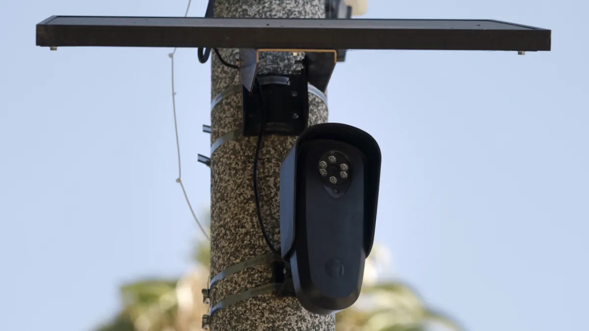AI Google bị lừa bởi meme: Tin camera chứa 650 USD vàng