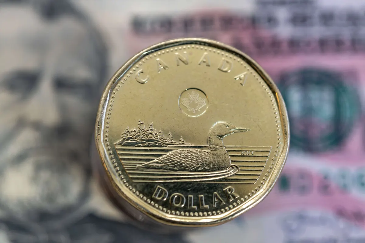 Đô la Canada lao dốc: Mỹ - Canada đối đầu chiến tranh thương mại