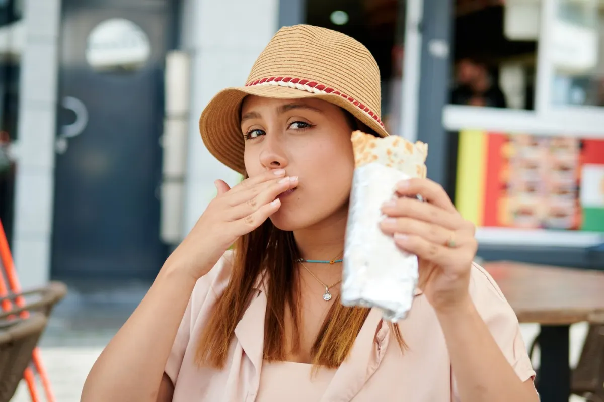 Có nên mua cổ phiếu Chipotle trước ngày 29/7?