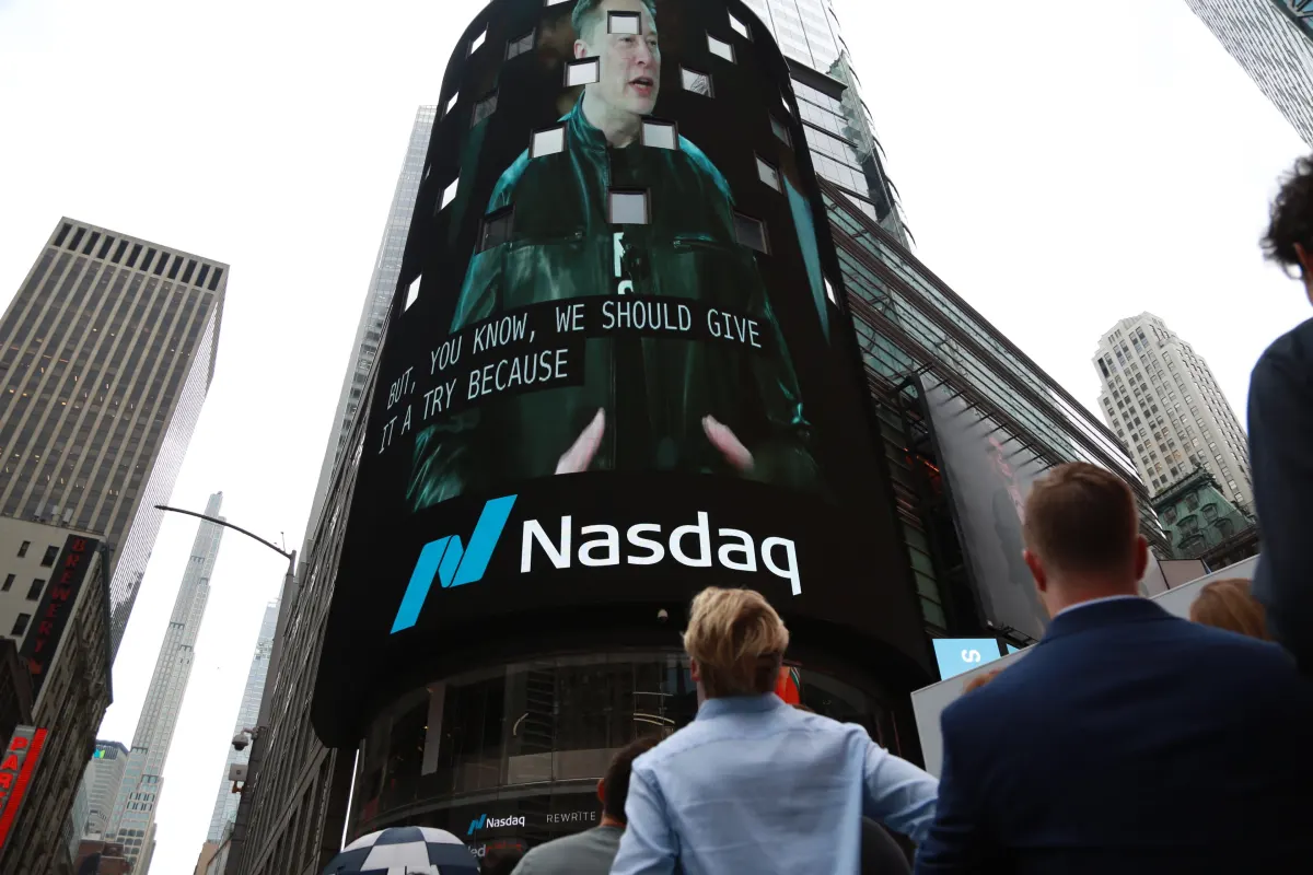 Cổ phiếu SpaceX thủng giá IPO: Wall Street khuyên mua