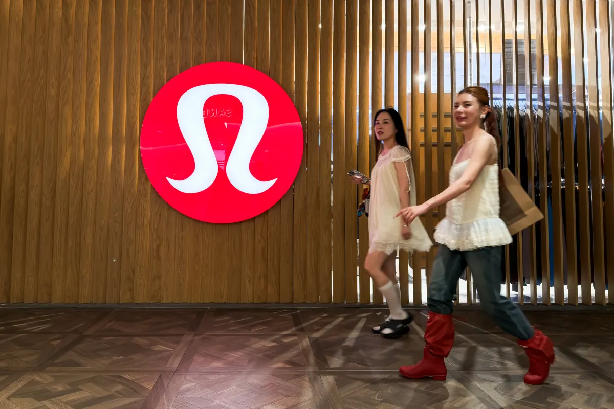 Cổ phiếu Lululemon lao dốc 15% vì kết quả kinh doanh và dự báo ảm đạm