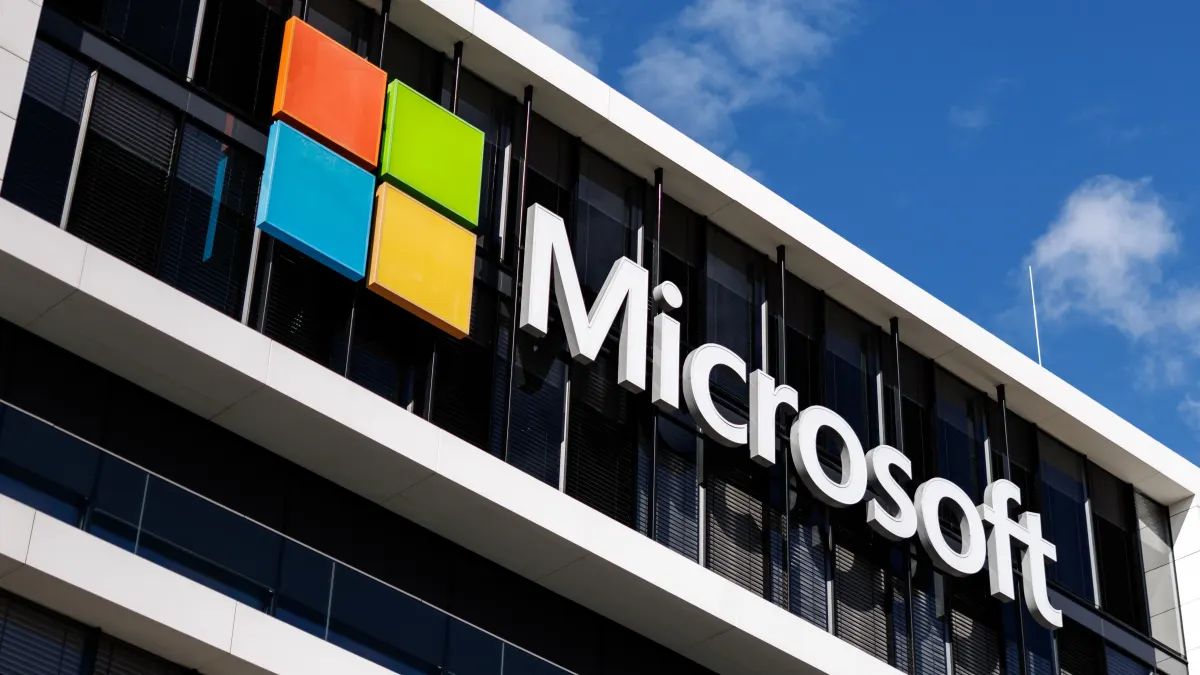 Cổ phiếu Microsoft bật tăng 9% nhờ doanh thu đám mây kỷ lục