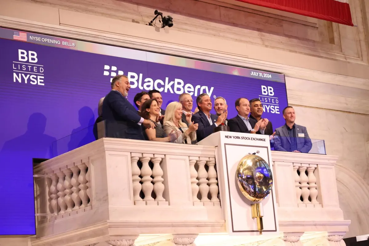 BlackBerry hồi sinh mạnh mẽ nhờ phần mềm AI và robot