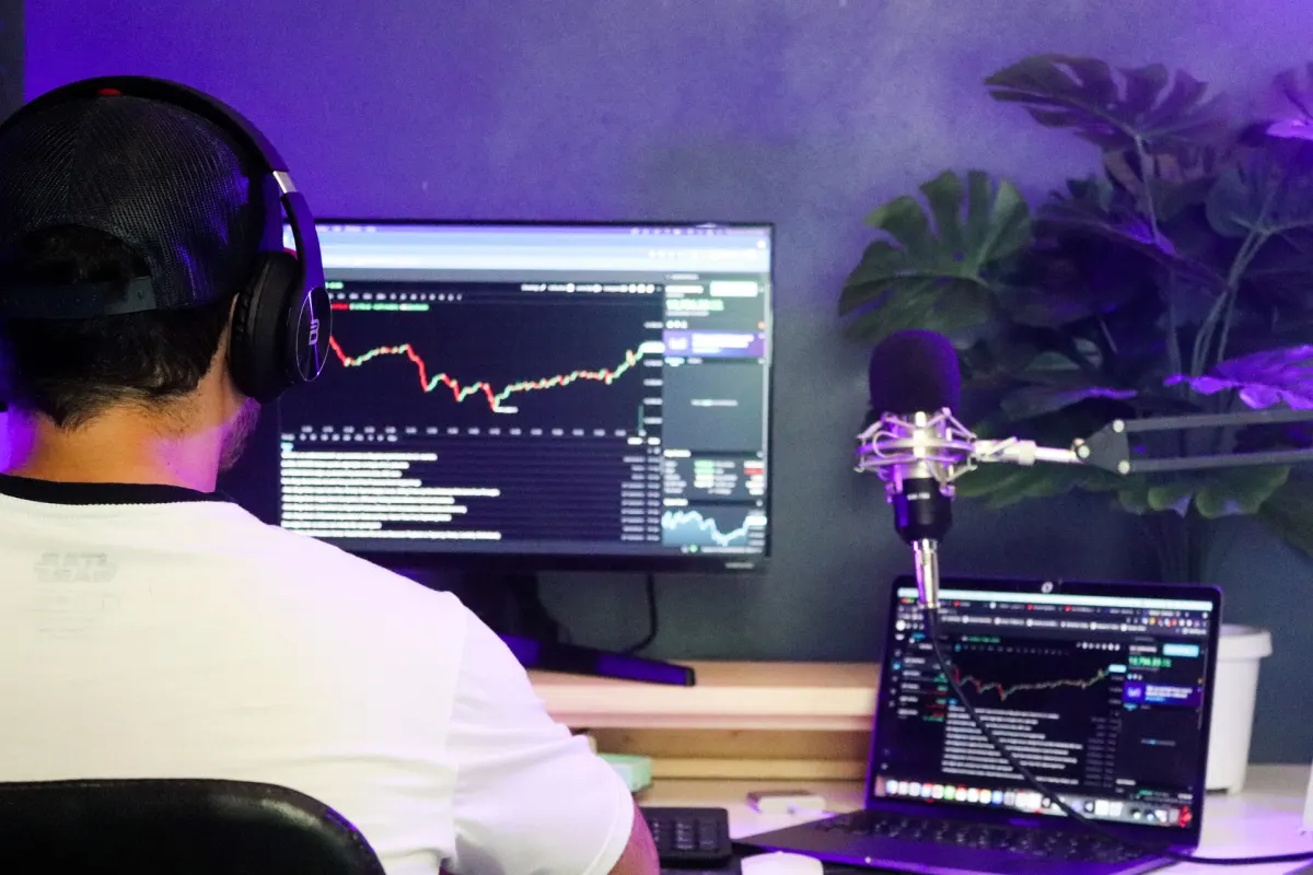2 Cổ Phiếu Y Tế Dưới 20 USD Được Giới Tỷ Phú Săn Đón