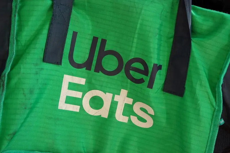 Uber, Zipline hợp tác giao hàng drone cho Uber Eats Mỹ