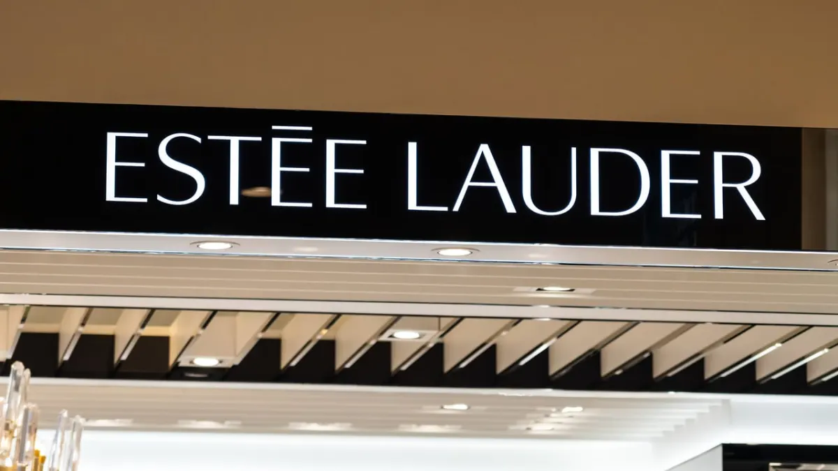 Estée Lauder Q4 2026 vượt dự báo, lợi nhuận FY2027